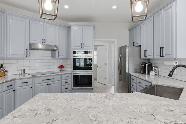 105 Old Campbell Rd, Seguin, TX 78155