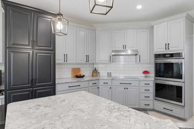 105 Old Campbell Rd, Seguin, TX 78155