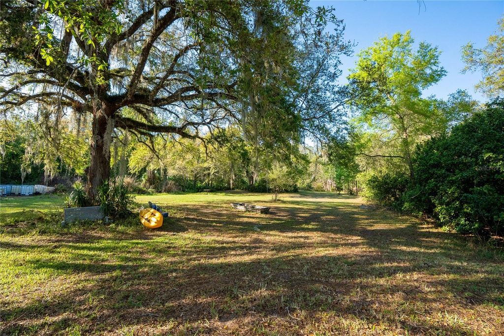 Image 7 of property listing at 2468 FAWN RUN, Oviedo, FL 32765