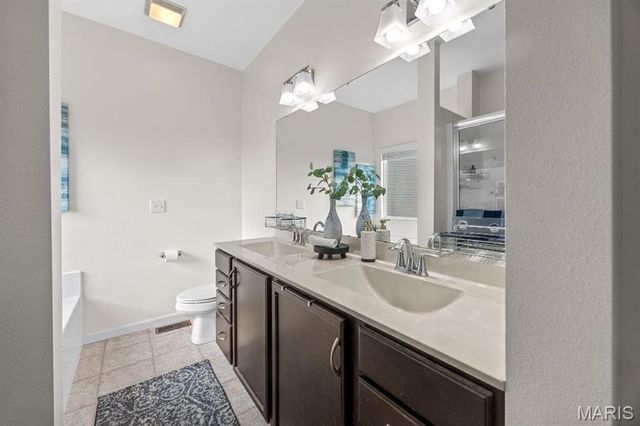 5602 Coneflower Court, Wood River, IL 62095