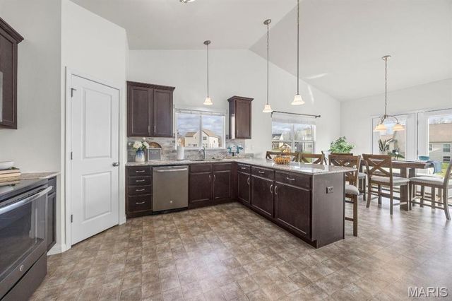 5602 Coneflower Court, Wood River, IL 62095