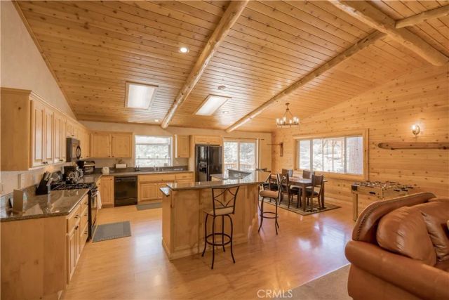 166 N Teakwood Drive, Big Bear Lake, CA 92315