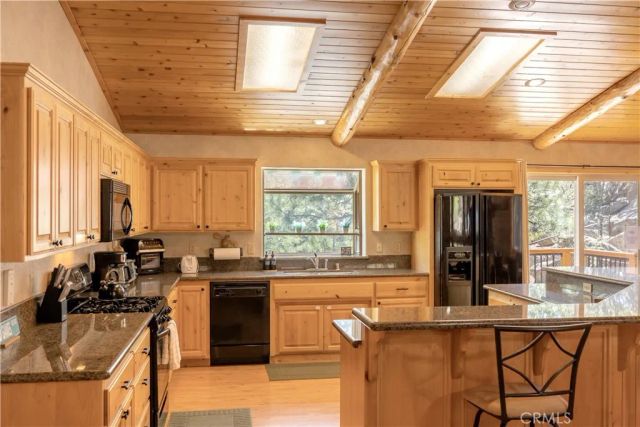 166 N Teakwood Drive, Big Bear Lake, CA 92315