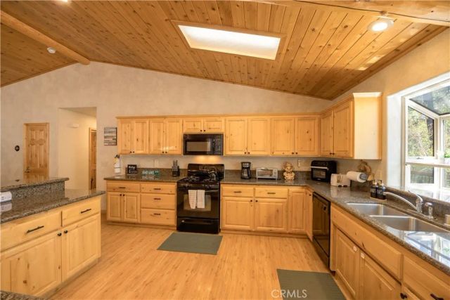 166 N Teakwood Drive, Big Bear Lake, CA 92315