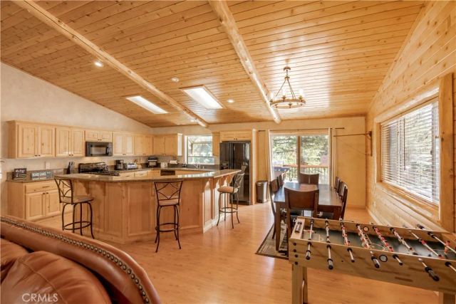 166 N Teakwood Drive, Big Bear Lake, CA 92315
