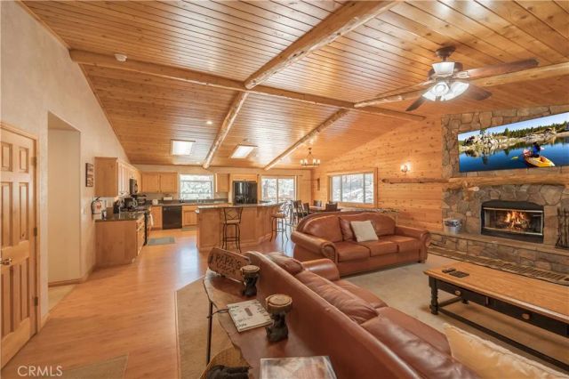 166 N Teakwood Drive, Big Bear Lake, CA 92315