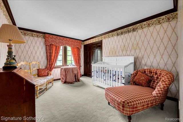 281 Chestnut Circle, Bloomfield Charter Township, MI 48304