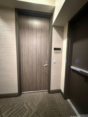610 E Market St Unit 2619, San Antonio, TX 78205