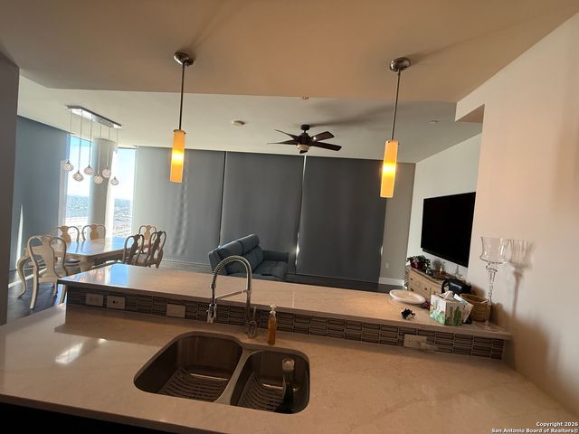 610 E Market St Unit 2619, San Antonio, TX 78205