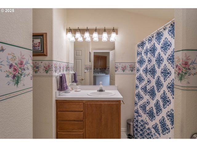 788 SCHOON MOUNTAIN Rd, Sutherlin, OR 97479