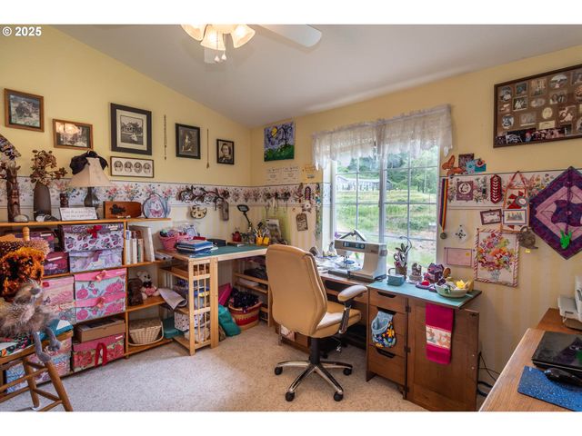 788 SCHOON MOUNTAIN Rd, Sutherlin, OR 97479