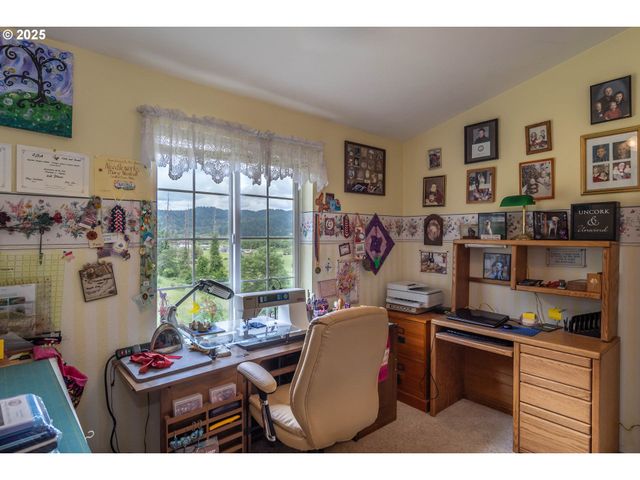 788 SCHOON MOUNTAIN Rd, Sutherlin, OR 97479