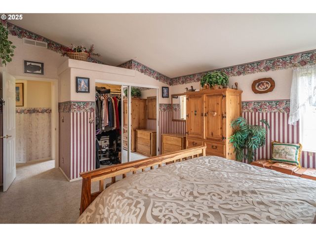 788 SCHOON MOUNTAIN Rd, Sutherlin, OR 97479