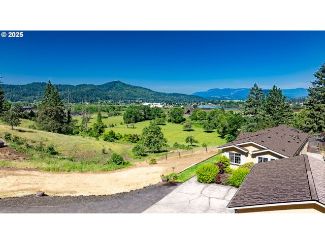 788 SCHOON MOUNTAIN Rd, Sutherlin, OR 97479
