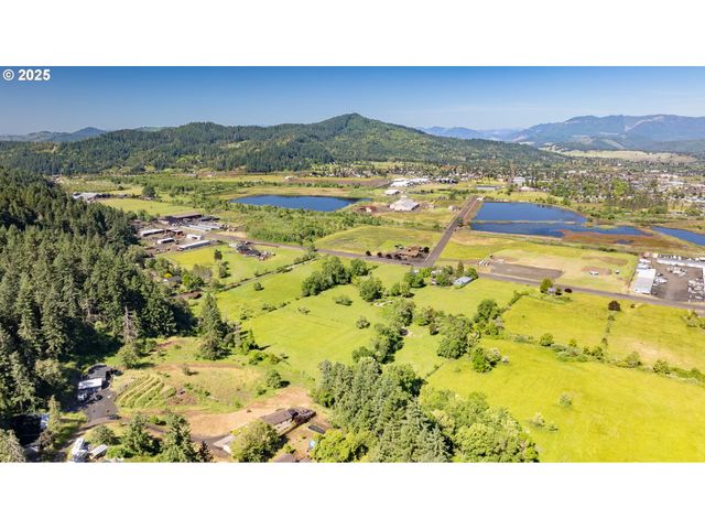 788 SCHOON MOUNTAIN Rd, Sutherlin, OR 97479