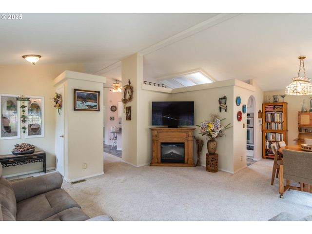 788 SCHOON MOUNTAIN Rd, Sutherlin, OR 97479
