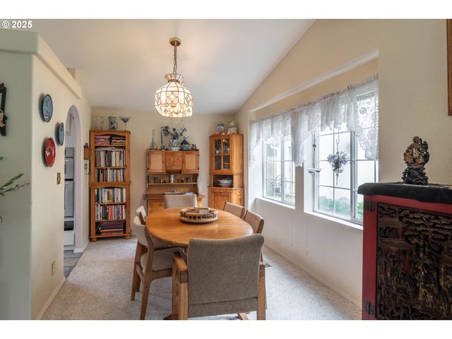 788 SCHOON MOUNTAIN Rd, Sutherlin, OR 97479