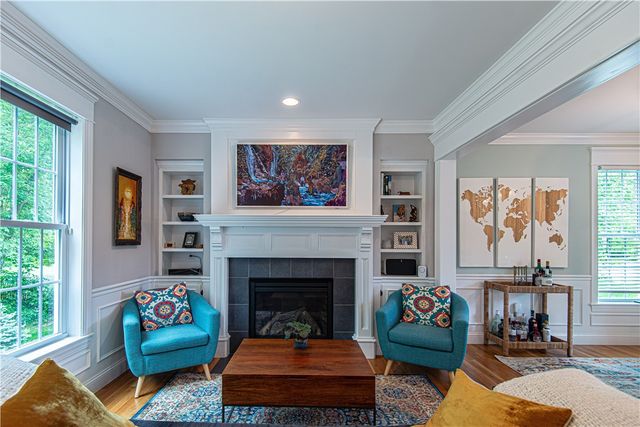 34 Washington Road, Barrington, RI 02806