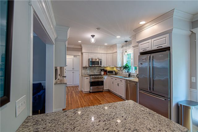 34 Washington Road, Barrington, RI 02806