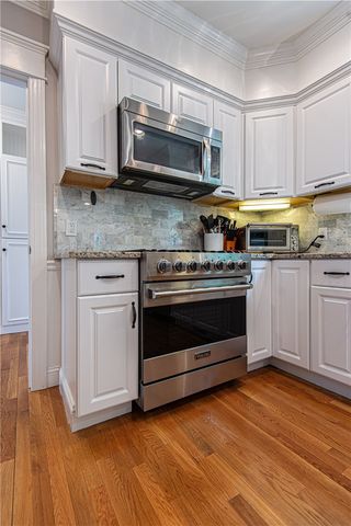 34 Washington Road, Barrington, RI 02806