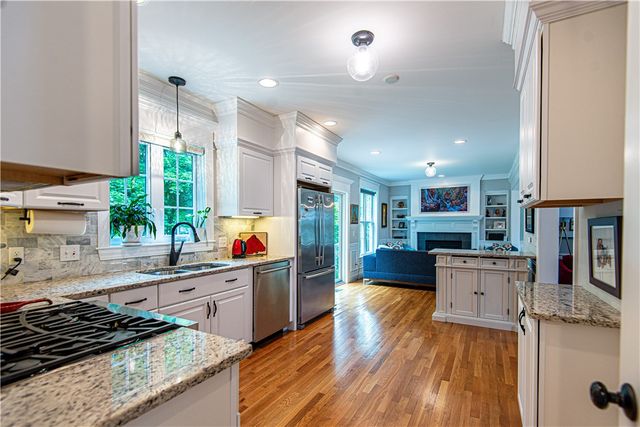 34 Washington Road, Barrington, RI 02806