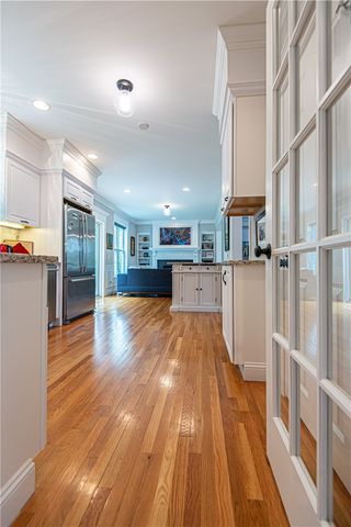 34 Washington Road, Barrington, RI 02806