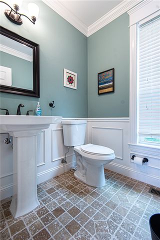 34 Washington Road, Barrington, RI 02806