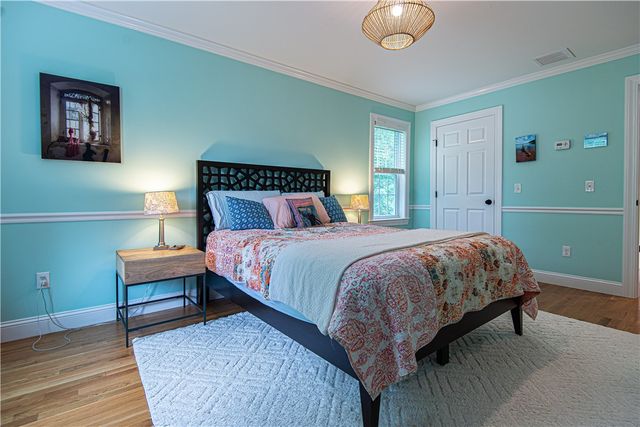 34 Washington Road, Barrington, RI 02806
