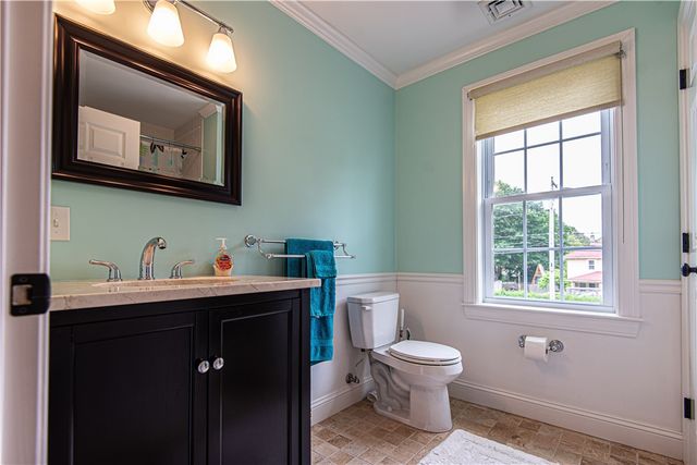 34 Washington Road, Barrington, RI 02806