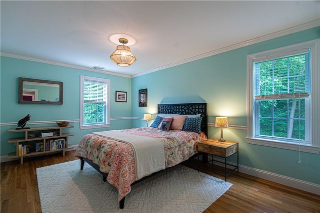 34 Washington Road, Barrington, RI 02806