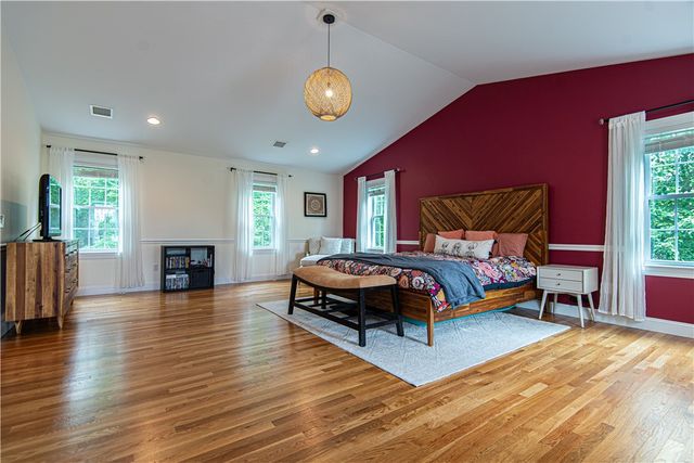 34 Washington Road, Barrington, RI 02806