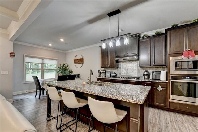 1986 Holman Forest Drive, Hoschton, GA 30548
