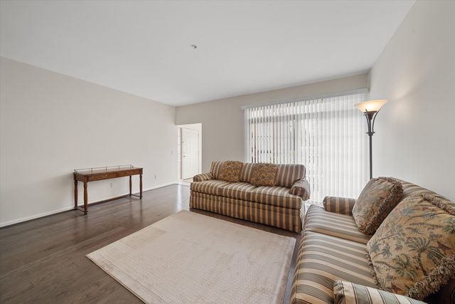 228 W Oakbrook Drive, Ann Arbor, MI 48103