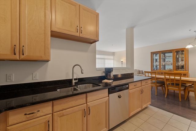228 W Oakbrook Drive, Ann Arbor, MI 48103
