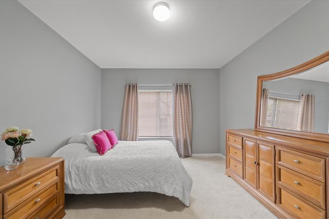 228 W Oakbrook Drive, Ann Arbor, MI 48103