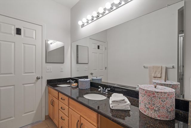 228 W Oakbrook Drive, Ann Arbor, MI 48103