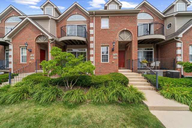 228 W Oakbrook Drive, Ann Arbor, MI 48103