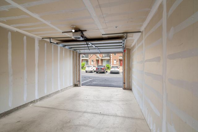 228 W Oakbrook Drive, Ann Arbor, MI 48103