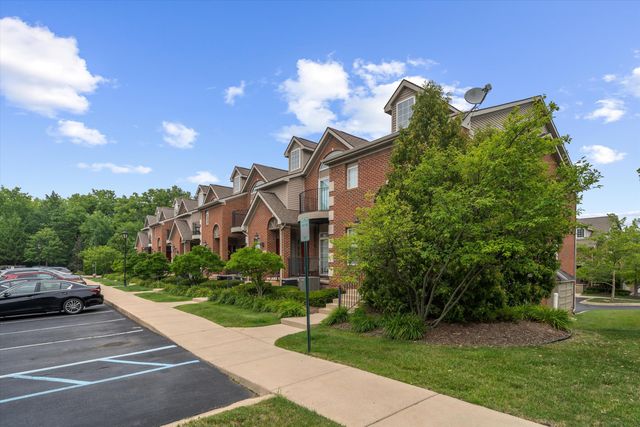 228 W Oakbrook Drive, Ann Arbor, MI 48103