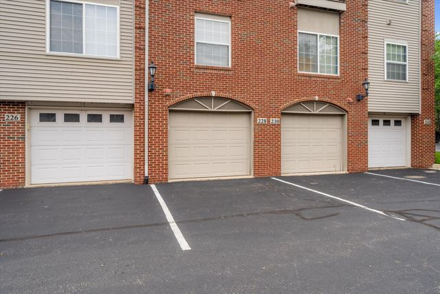 228 W Oakbrook Drive, Ann Arbor, MI 48103