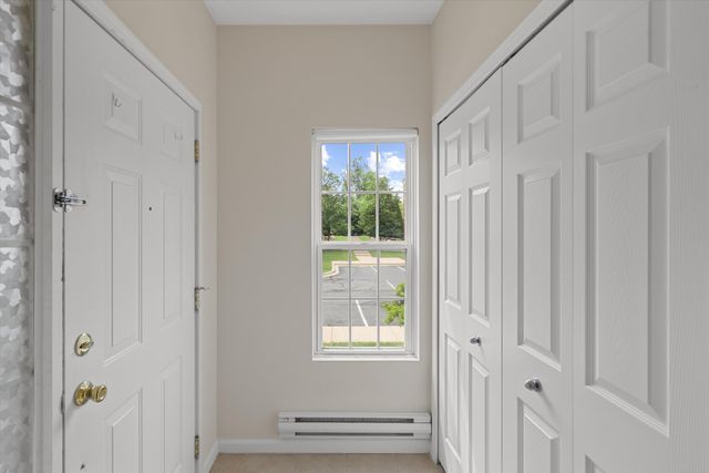 228 W Oakbrook Drive, Ann Arbor, MI 48103