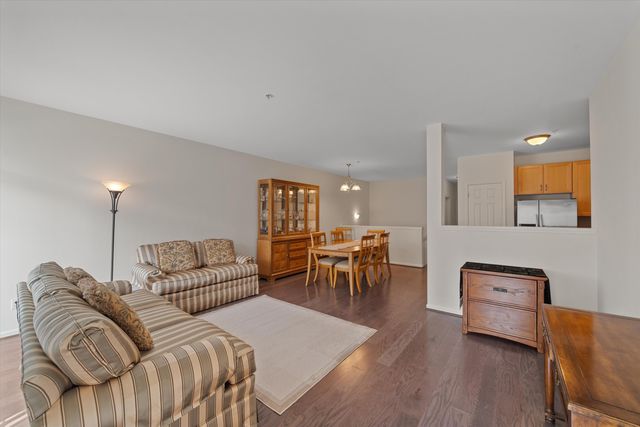 228 W Oakbrook Drive, Ann Arbor, MI 48103