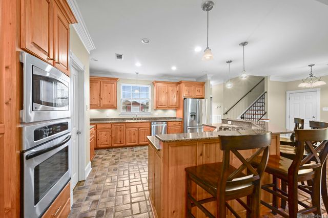 8385 Pin Oak Ln, Zachary, LA 70791