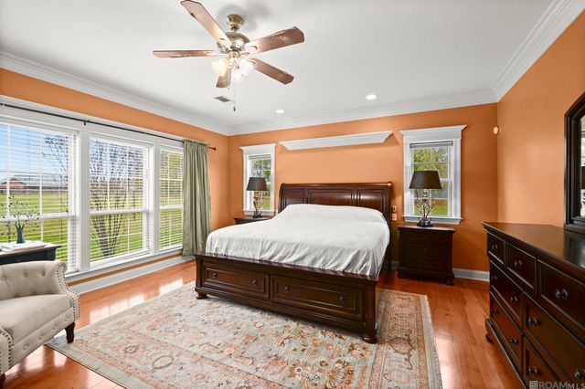 8385 Pin Oak Ln, Zachary, LA 70791