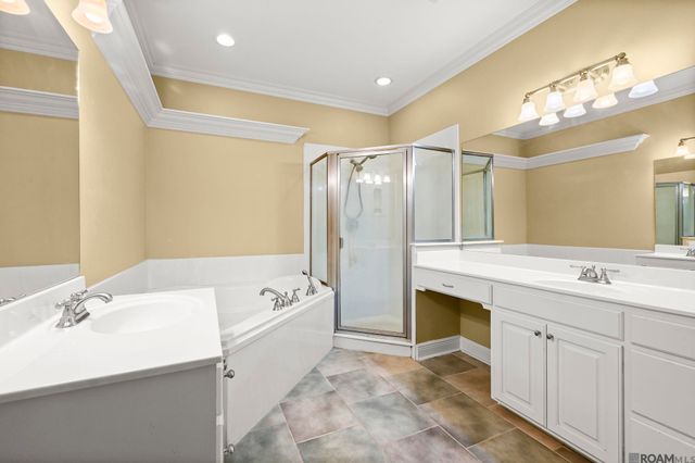 8385 Pin Oak Ln, Zachary, LA 70791