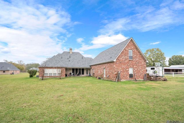 8385 Pin Oak Ln, Zachary, LA 70791