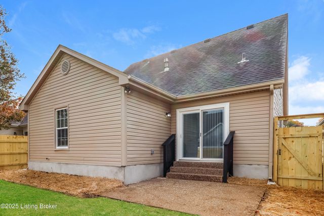 3324 Rainview Cir, Louisville, KY 40220