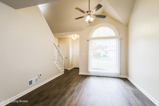 3324 Rainview Cir, Louisville, KY 40220