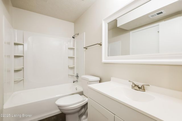 3324 Rainview Cir, Louisville, KY 40220