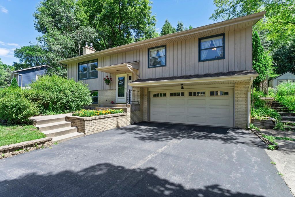 5895 Stoneybrook Drive, Minnetonka, MN 55345